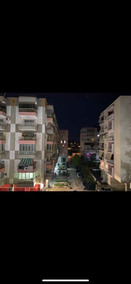 Shqiperi, jepet me qera apartament 1+1+A+BLK Kati 3, 60 m² 370 Euro (Komuna e Parisit)