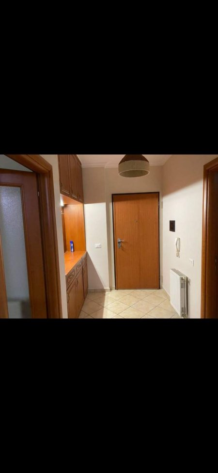 Shqiperi, jepet me qera apartament 1+1+A+BLK Kati 3, 60 m² 370 Euro (Komuna e Parisit)