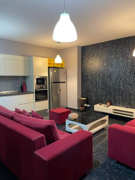 Tirane, jepet me qera apartament Kati 2, 73 m² 450 Euro (Zogu i Zi prane Ring Center)