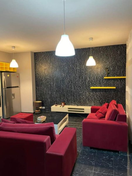 Tirane, jepet me qera apartament Kati 2, 73 m² 450 Euro (Zogu i Zi prane Ring Center)