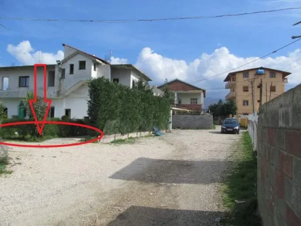 Shitet Truall dhe Ndertese, Cmimi Fillestar 504,000 Leke (Lagjia Drita, Mahmurras)