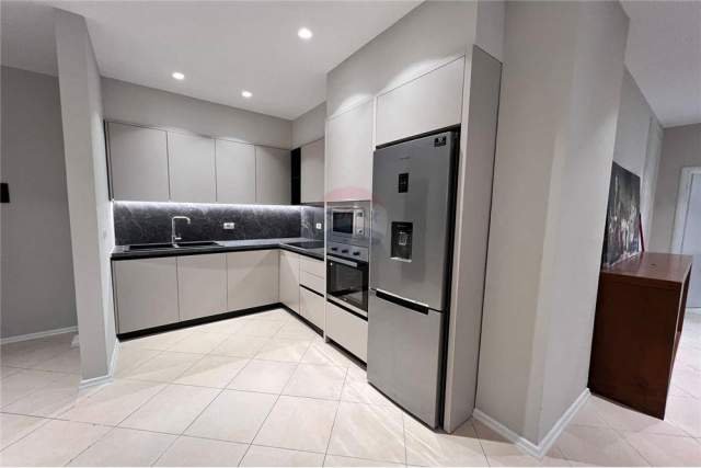 Tirane, jepet me qera apartament 2+1+A+BLK 89 m² 500 Euro (BILL KLINTON)