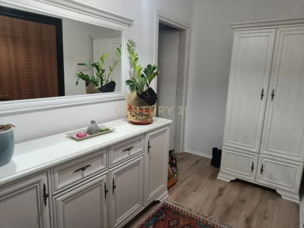 Tirane, shes apartament 1+1+Aneks+Ballkon Kati 2, 71 m² 145.000 € (ISH FUSHA E AVIACIONIT)