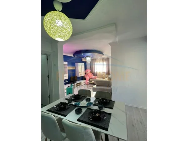 Tirane, jepet me qera apartament 1+1 Kati 2, 65 m² 600 € (PAZARI I RI TIRANE)