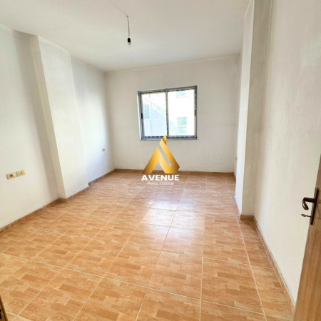 Tirane, shitet apartament 3+1+Ballkon Kati 2, 132 m² 193.000 € (Bill Klinton)
