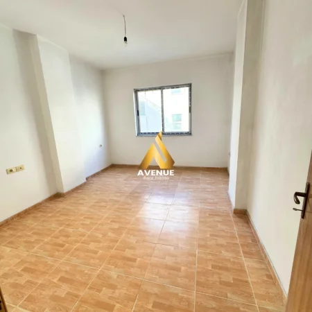 Tirane, shitet apartament 3+1+Ballkon Kati 2, 132 m² 193.000 € (Bill Klinton)
