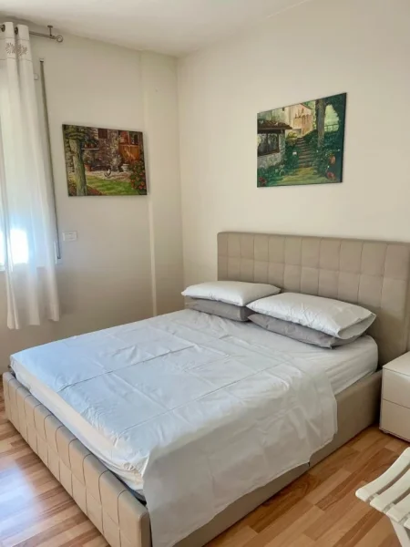 Tirane, jepet me qera apartament 2+1 Kati 7, 85 m² 750 € (Zonja Curre)