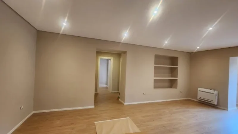 Tirane, jepet me qera ambjent biznesi Kati 1, 93 m² 900 € (Rruga e Kavajes)