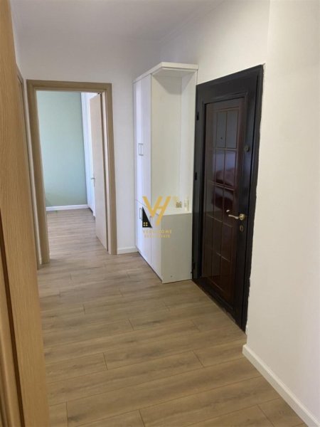 Tirane, jepet me qera apartament 2+1+Ballkon Kati 6, 110 m² 550 € (YZBERISHT)