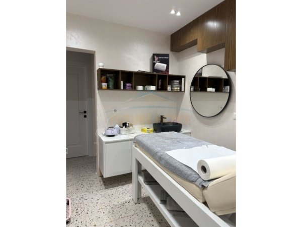 Tirane, jepet me qera ambjent biznesi Kati 0, 100 m² 1.500 € (Harry Fultz)