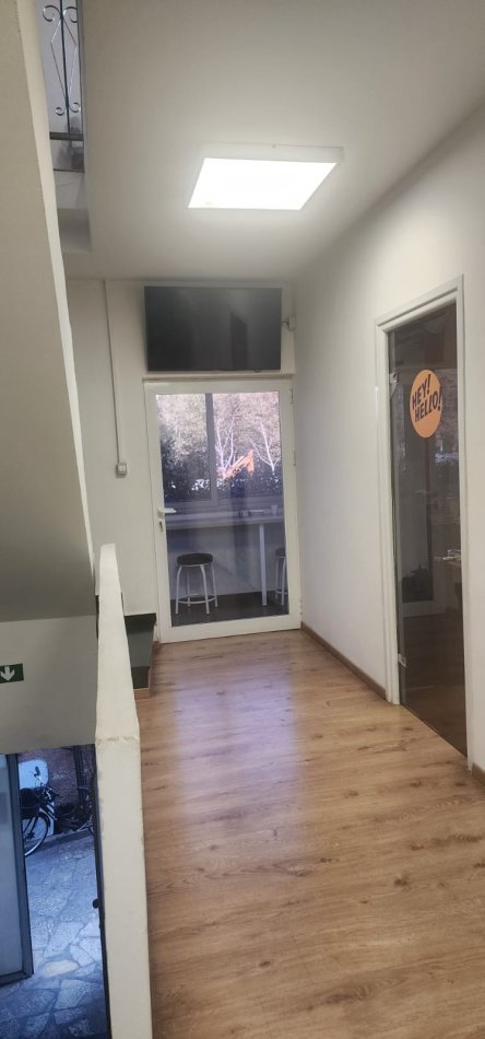 Tirane, jepet me qera ambjent biznesi , 310 m² 3.000 € (Ish Blloku)