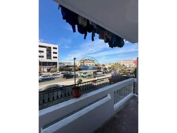 Durres, jepet me qera apartament 1+1 Kati 1, 52 m² 250 € (AKU, Durres)