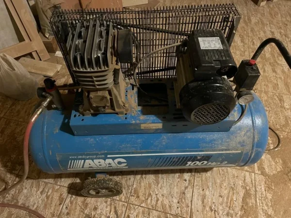 Tirane, shes Kompresor ABAC 335 €