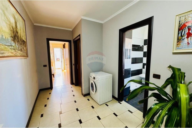 Tirane, jap me qera apartament 2+1+Aneks+Ballkon Kati 7, 130 m² 600 € 