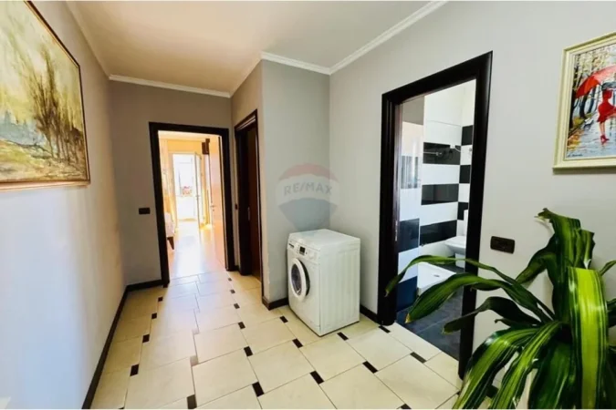 Tirane, jap me qera apartament 2+1+Aneks+Ballkon Kati 7, 130 m² 600 € 