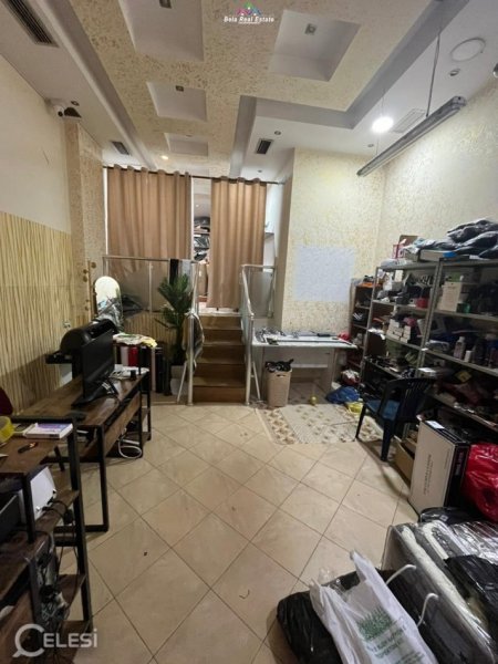 Tirane, jepet me qera dyqan Kati 0, 70 m² 350 € (5maji)