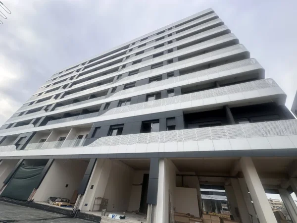 Tirane, shitet apartament 2+1+Ballkon Kati 6, 106 m² 160.000 € (SHITET APARTAMENT 2+1 DONBOSCO)