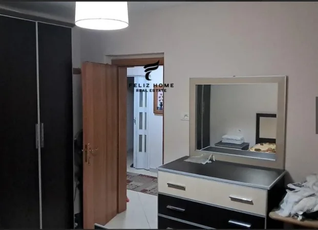 Tirane, jepet me qera apartament 2+1 Kati 6, 60 m² 500 € (BRRYLI)