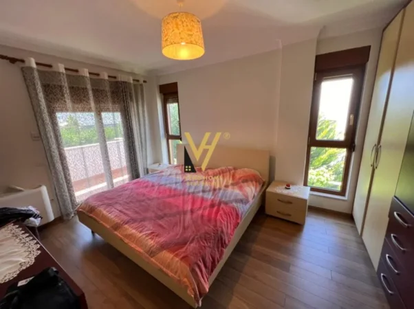 Tirane, jepet me qera apartament 3+1+Ballkon Kati 0, 200 m² 2.500 € (KOMPLEKSI KOLOMBO)