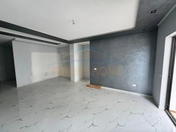 Durres, shitet apartament 2+1+Ballkon Kati 5, 91 m² 160.000 € (qerret)