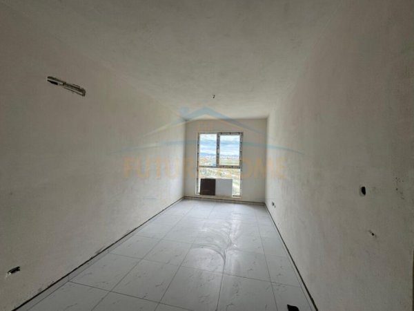 Durres, shitet apartament 1+1 Kati 7, 57 m² 80.000 € (qerret)