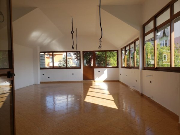Tirane, jepet me qera Vile 3 Katshe Kati 3, 200 m² 2.500 € (DON BOSKO)