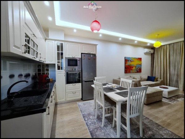 Tirane, jepet me qera apartament 1+1+Ballkon Kati 7, 60 m² 650 € (Komuna e Parisit)