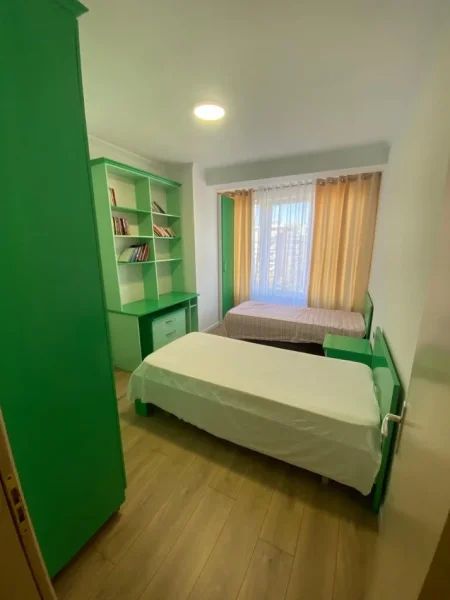 Tirane, jepet me qera apartament 2+1 Kati 6, 100 m² 550 € (Yzberisht)