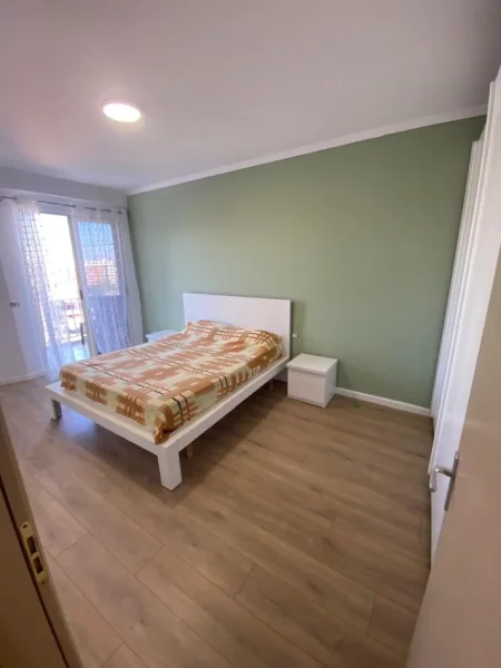 Tirane, jepet me qera apartament 2+1 Kati 6, 100 m² 550 € (Yzberisht)