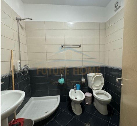 Tirane, shitet apartament 2+1 Kati 4, 75 m² 148.500 € (Unaza Re)