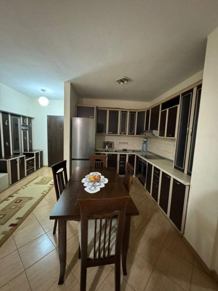 Tirane, jepet me qera apartament 2+1+Ballkon Kati 3, 80 m² 450 € (FRESKU)