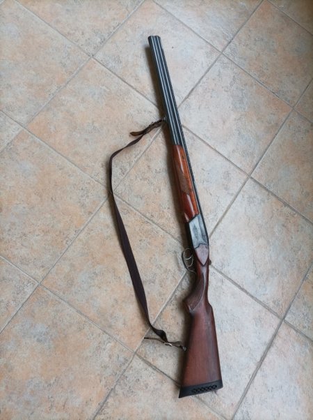 Tirane, shes Arme gjahu, cifte, 800 €