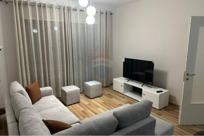 Tirane, jepet me qera apartament 2+1 , 800 € (Delijorgji)