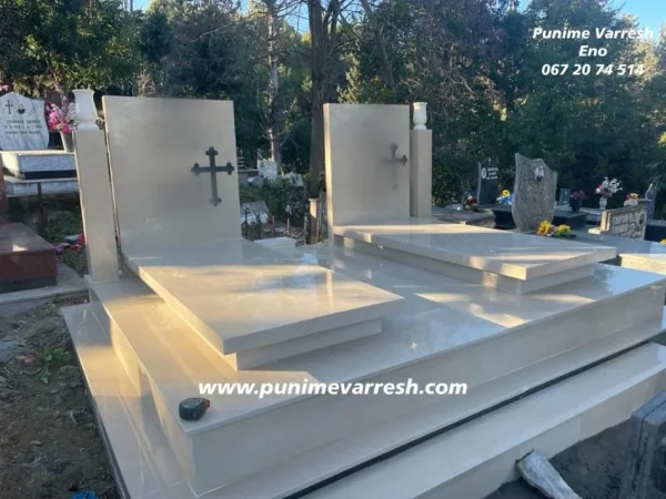 Tirane, ofroj Varre Prej Mermeri