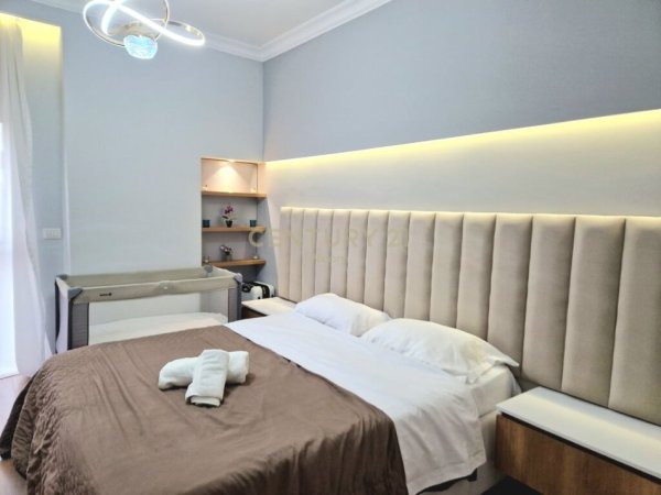 Tirane, shes apartament 1+1 , 71 m² 177.500 € (Pazari I ri)