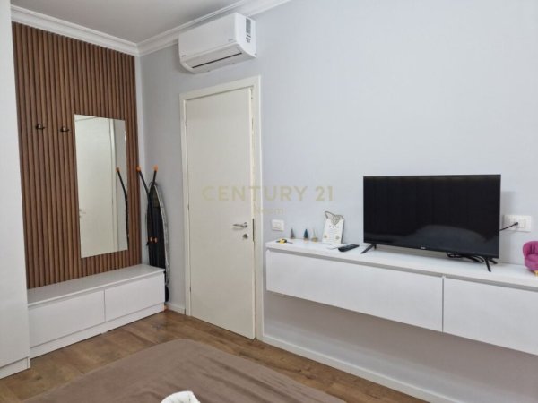 Tirane, shes apartament 1+1 , 71 m² 177.500 € (Pazari I ri)
