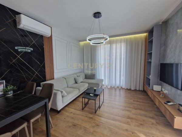 Tirane, shes apartament 1+1 , 88 m² 196.000 € (Pazari I ri)