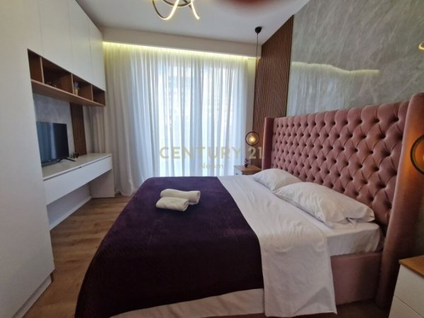 Tirane, shes apartament 1+1 , 88 m² 196.000 € (Pazari I ri)