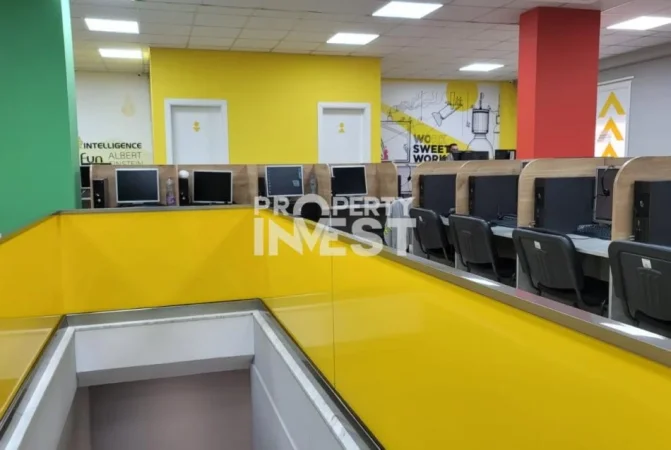 Tirane, jepet me qera ambjent biznesi Kati 1, 560 m² 7.000 € (Rruga e Dibres)