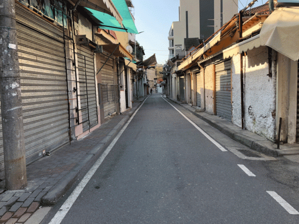 Tirane, jepet me qera dyqan Kati 0, 34 m² 900 € (tregu cam)