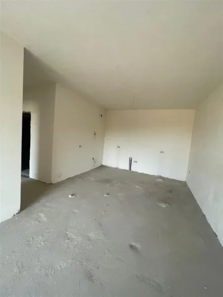 Tirane, shitet apartament 2+1+Ballkon Kati 5, 115 m² 201.250 € (Fusha Aviacionit)