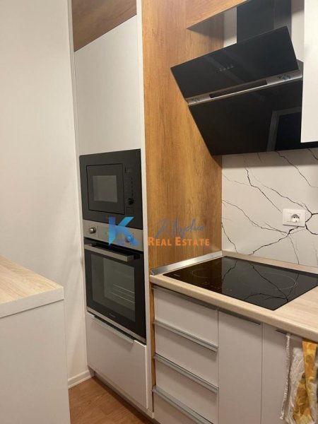Tirane, jap me qera apartament 2+1+Ballkon Kati 6, 90 m² 600 € (Don Bosko)