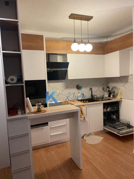 Tirane, jap me qera apartament 2+1+Ballkon Kati 6, 90 m² 600 € (Don Bosko)