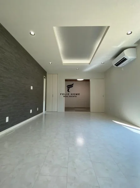 Tirane, jepet me qera dyqan Kati 0, 80 m² 2.600 € (21 DHJETORI)