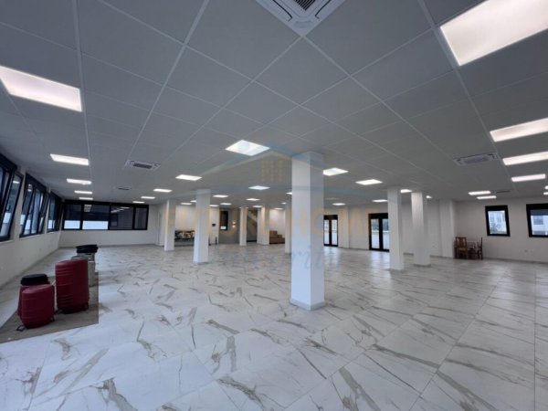 Tirane, jepet me qera ambjent biznesi Kati 1, 298 m² 3.500 € (Prane TEG)