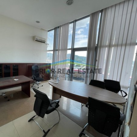 Tirane, jepet me qera ambjent biznesi Kati 3, 750 m² 2.625 € (Rruga Autostrade Tr-Dr)