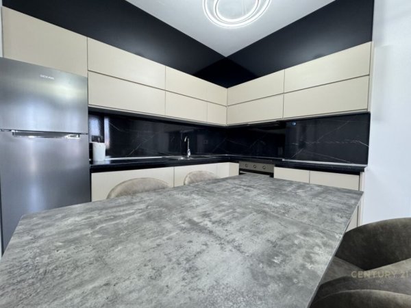 Tirane, shitet apartament 3+1 Kati 4, 143 m² 350.000 € (LIQENI I TIRANES)