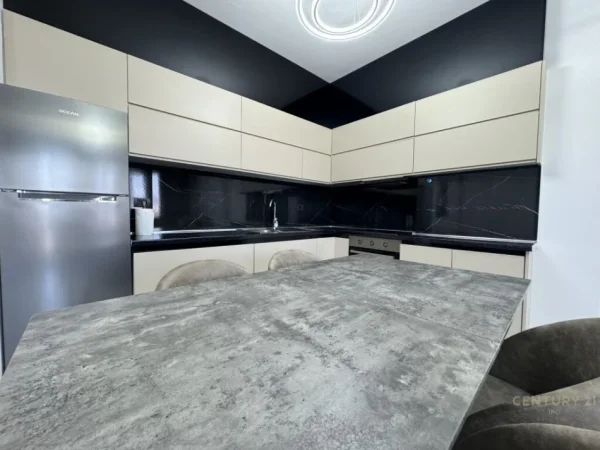 Tirane, shitet apartament 3+1 Kati 4, 143 m² 350.000 € (LIQENI I TIRANES)