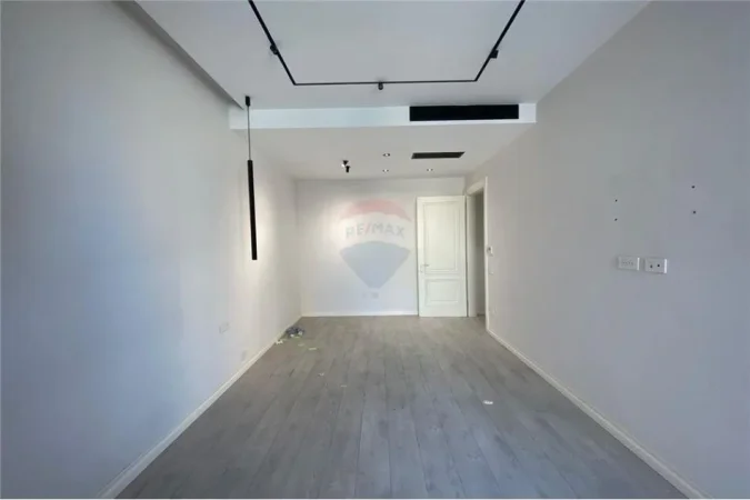 Tirane, jepet me qera zyre Kati 2, 115 m² 1.000 € (Sali Butka - 21 Dhjetori, Shqipëri)