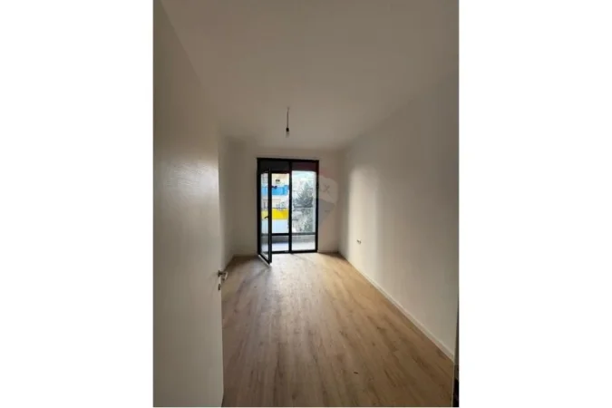 Tirane, shitet apartament 2+1+Ballkon Kati 5, 103 m² 692.968.046 € (SHESIM APARTAMENT 3+1+2 RRUGA 5 MAJI)